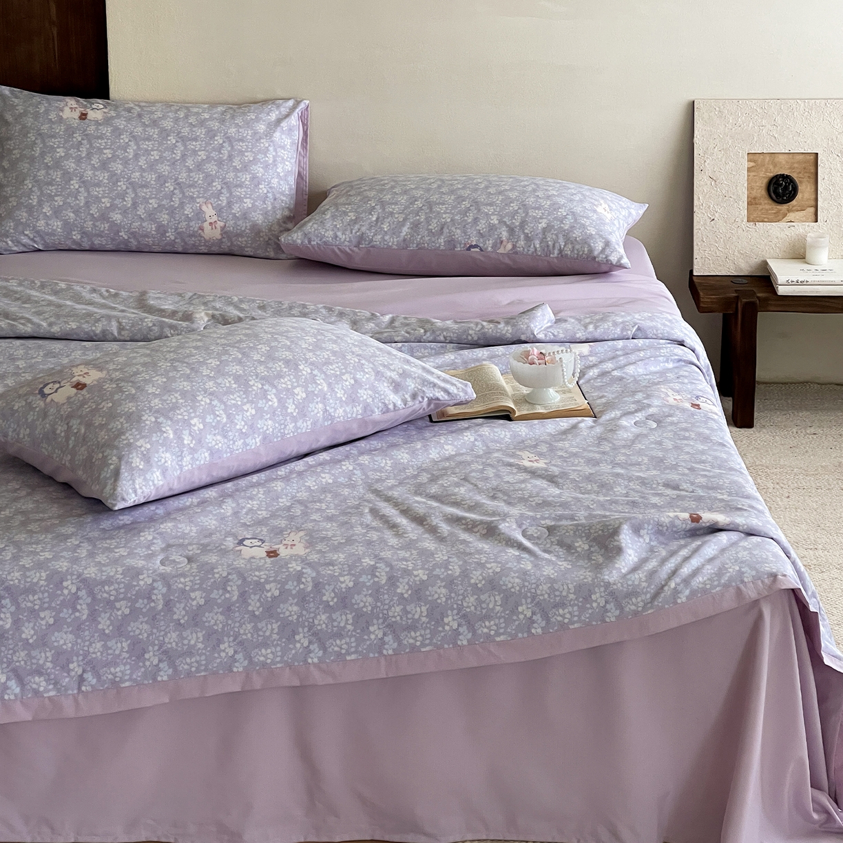 91家纺网 家纺一手货源 找家纺 一加一 2026新款冰蚕凉感印花断角夏被夏凉被空调被四件套 花田兔