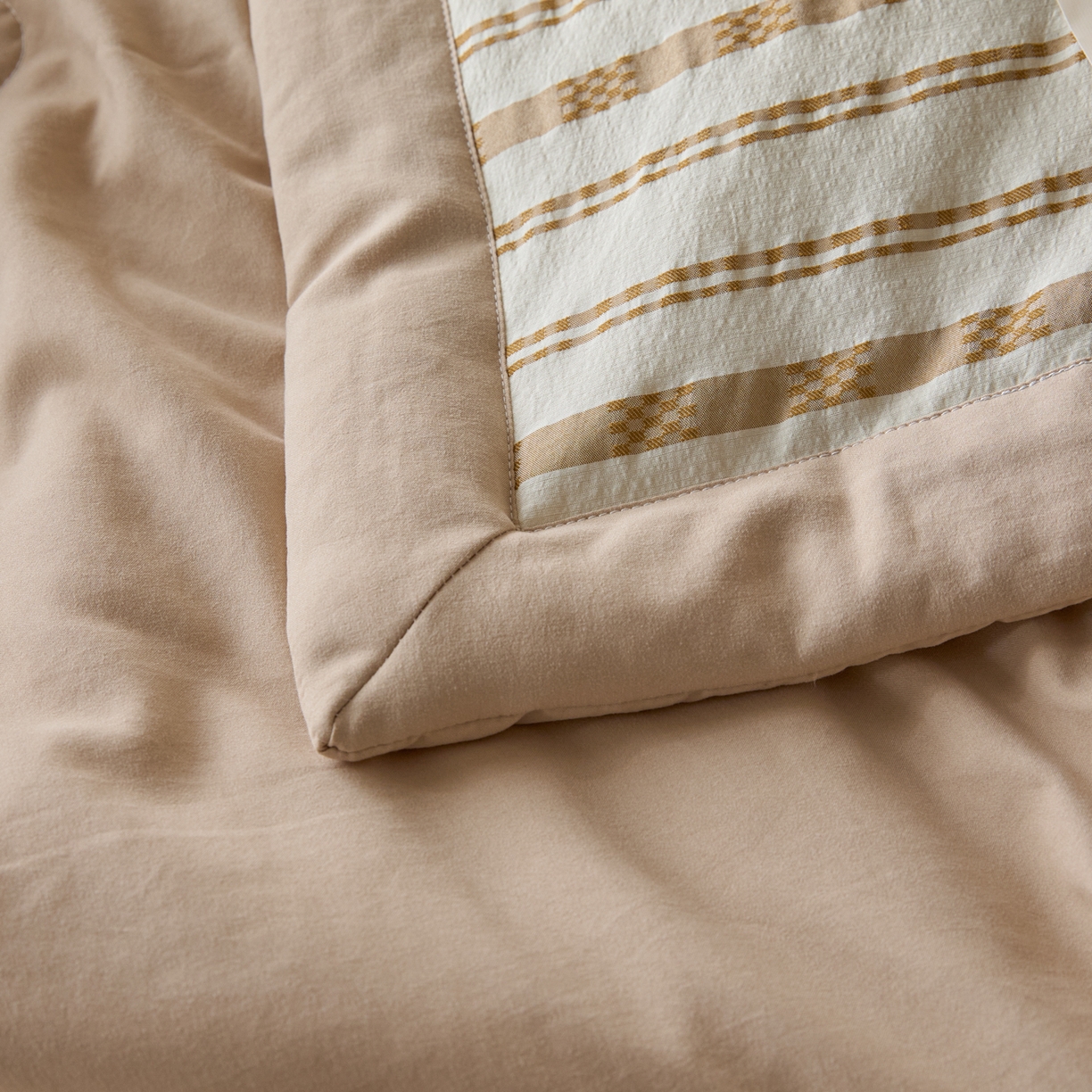 91家纺网 家纺一手货源 找家纺 一加一 2026新款凉感提花大豆夏被夏凉被空调被四件套-简约生活 简约条纹-咖