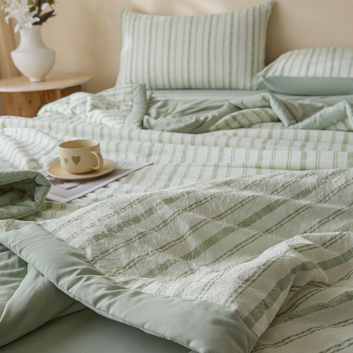 91家纺网 家纺一手货源 找家纺 一加一 2026新款凉感提花大豆夏被夏凉被空调被四件套-简约生活 简约条纹-绿