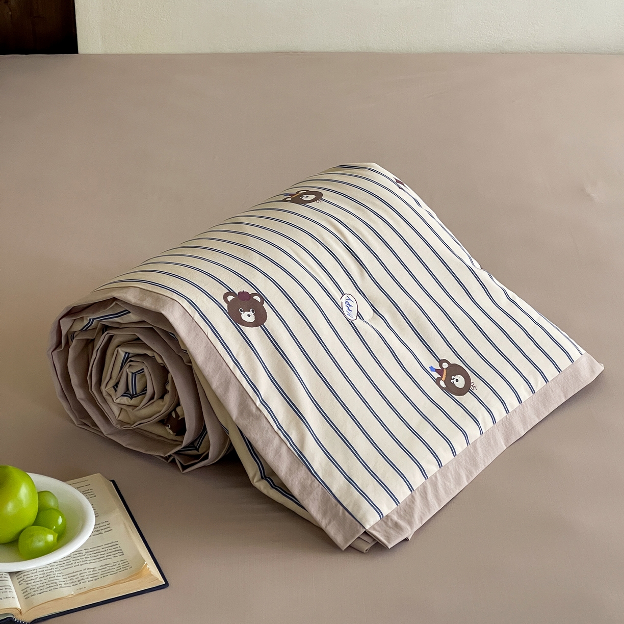 91家纺网 家纺一手货源 找家纺 一加一 2026新款冰蚕凉感印花断角夏被夏凉被空调被四件套 开心熊