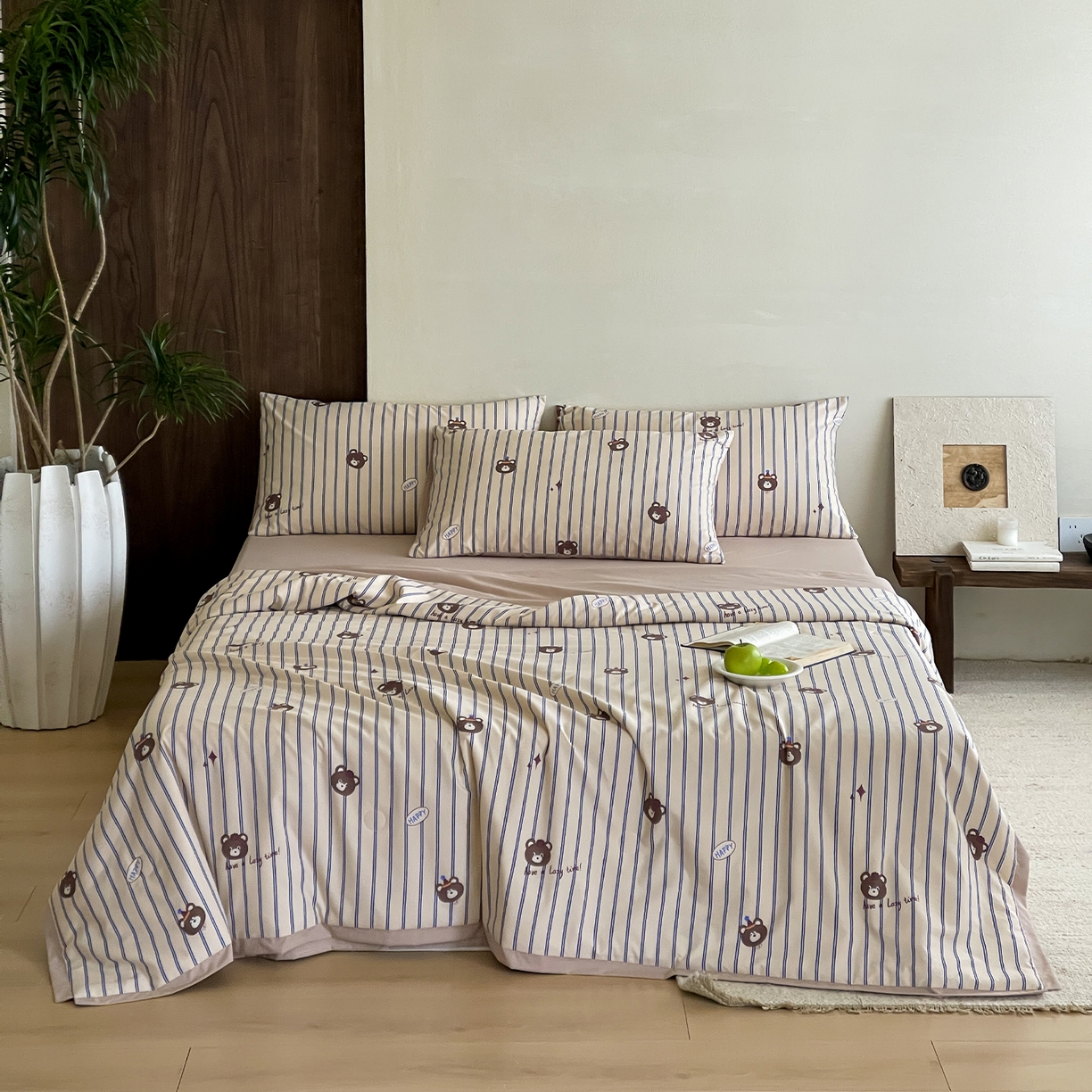 91家纺网 家纺一手货源 找家纺 一加一 2026新款冰蚕凉感印花断角夏被夏凉被空调被四件套 开心熊