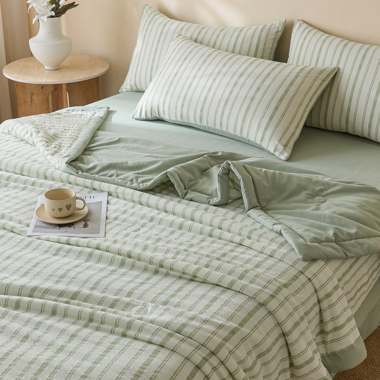 91家纺网 家纺一手货源 找家纺 一加一 2026新款凉感提花大豆夏被夏凉被空调被四件套-简约生活 简约条纹-绿