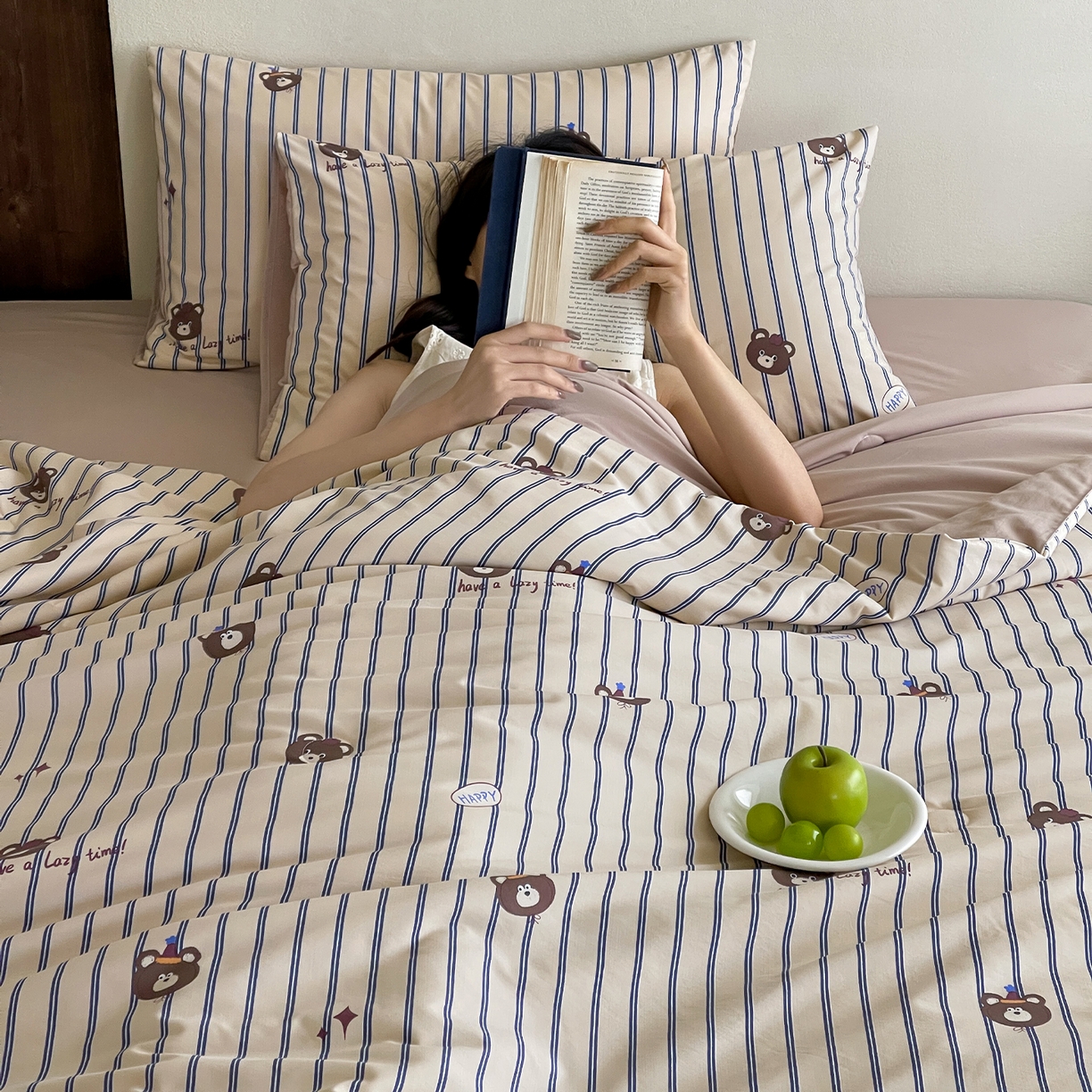 91家纺网 家纺一手货源 找家纺 一加一 2026新款冰蚕凉感印花断角夏被夏凉被空调被四件套 开心熊