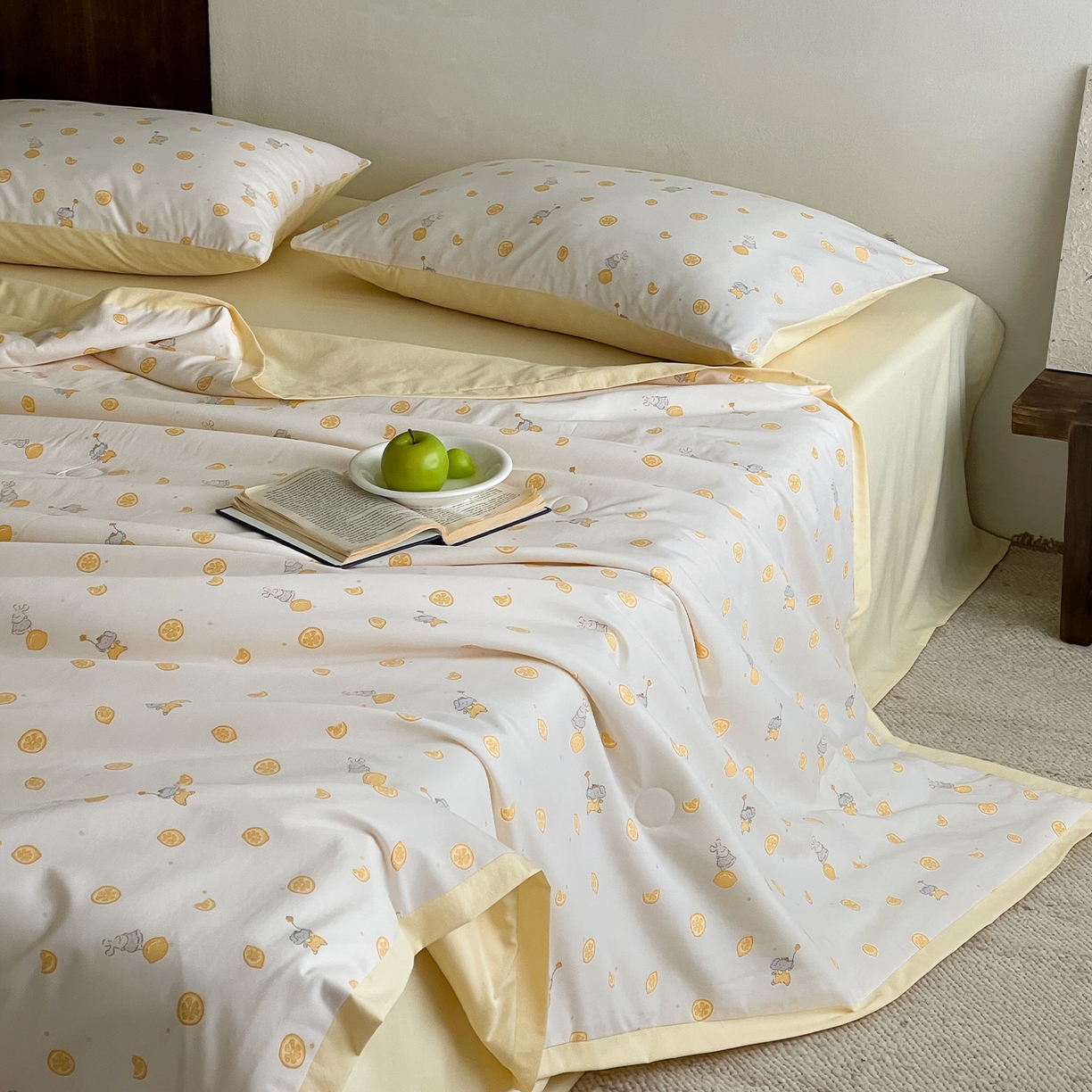 91家纺网 家纺一手货源 找家纺 一加一 2026新款冰蚕凉感印花断角夏被夏凉被空调被四件套 小柠檬