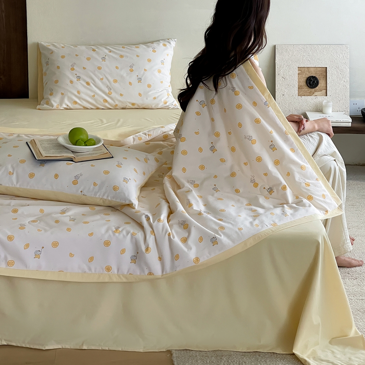 91家纺网 家纺一手货源 找家纺 一加一 2026新款冰蚕凉感印花断角夏被夏凉被空调被四件套 小柠檬