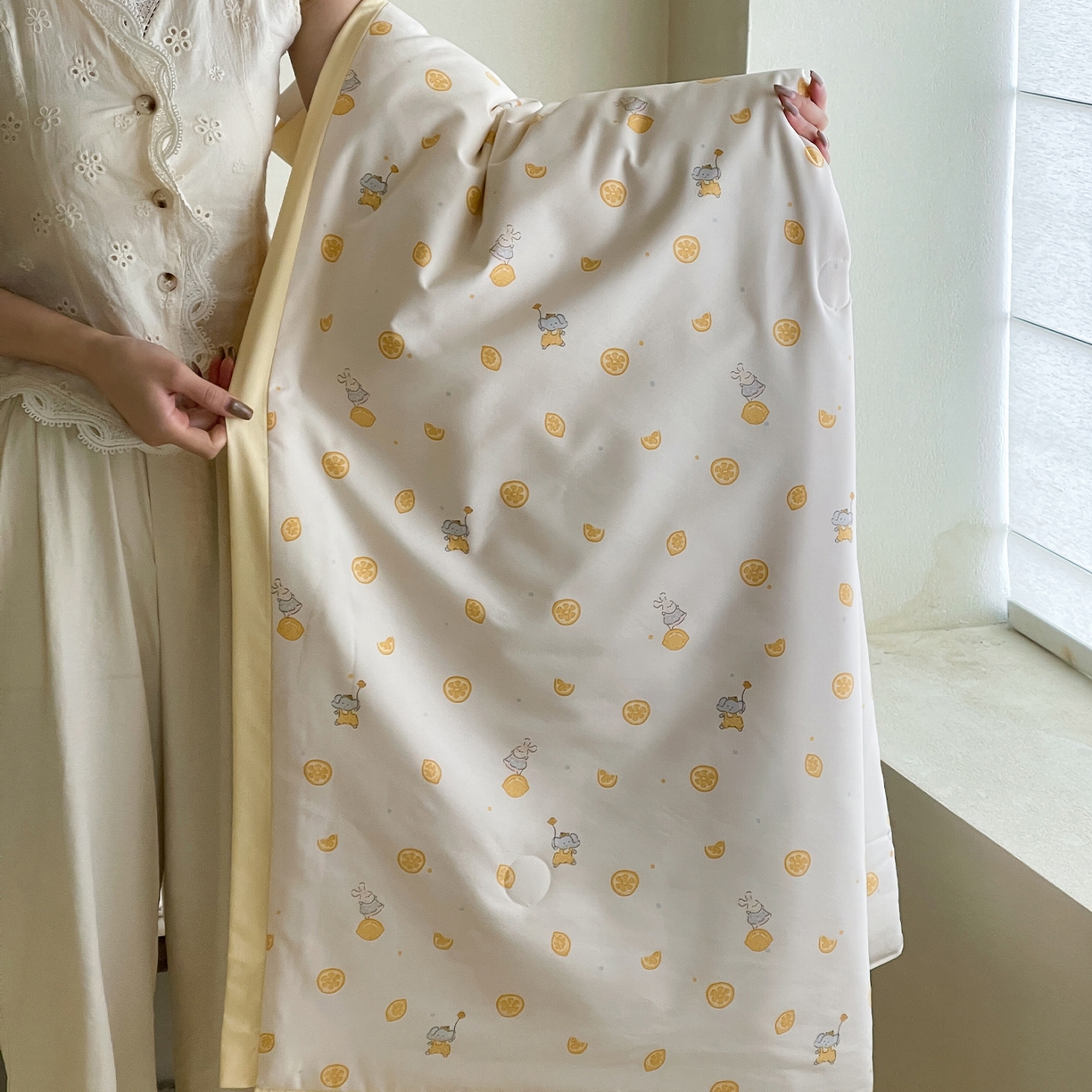 91家纺网 家纺一手货源 找家纺 一加一 2026新款冰蚕凉感印花断角夏被夏凉被空调被四件套 小柠檬