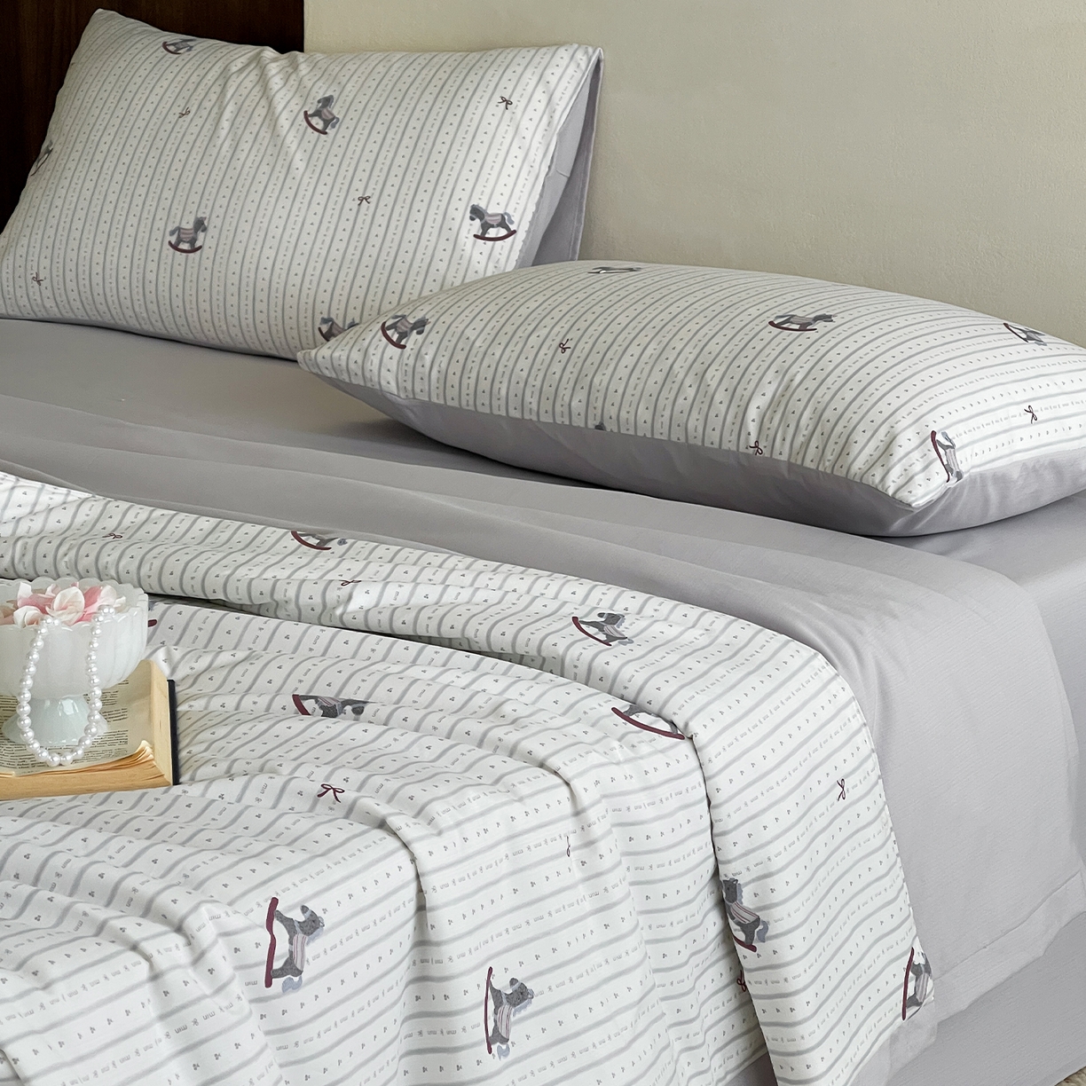 91家纺网 家纺一手货源 找家纺 一加一 2026新款冰蚕凉感印花断角夏被夏凉被空调被四件套 摇摇马