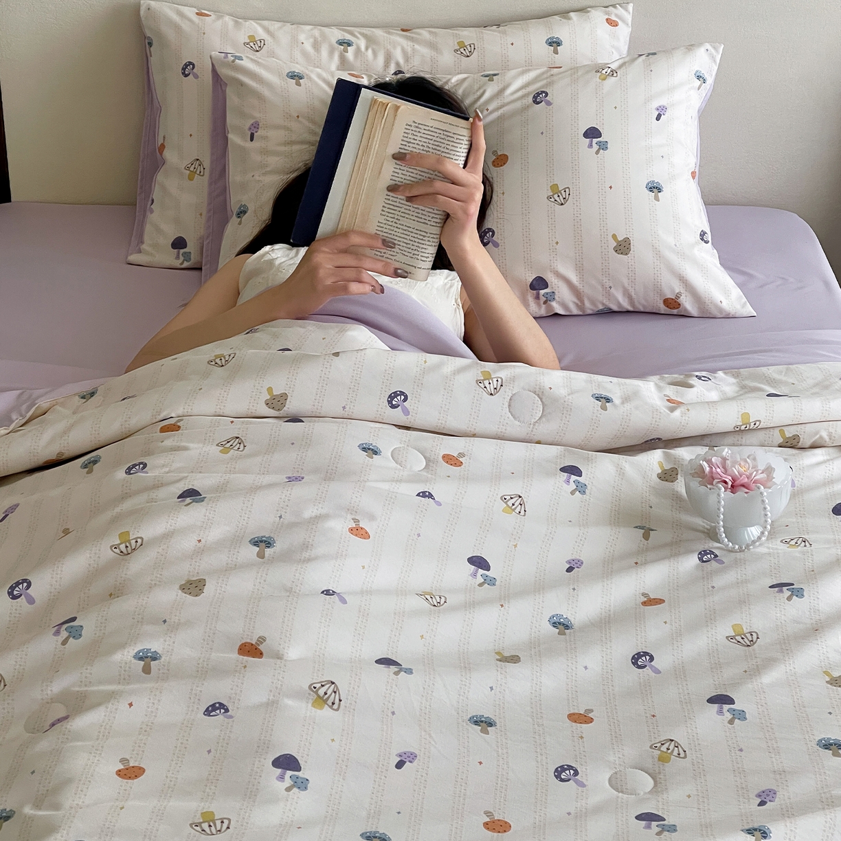 91家纺网 家纺一手货源 找家纺 一加一 2026新款冰蚕凉感印花断角夏被夏凉被空调被四件套 云朵菇