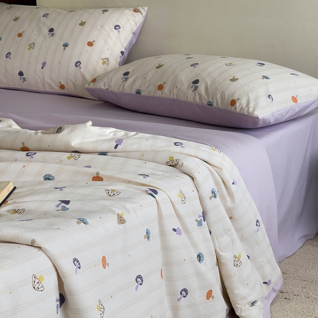 91家纺网 家纺一手货源 找家纺 一加一 2026新款冰蚕凉感印花断角夏被夏凉被空调被四件套 云朵菇