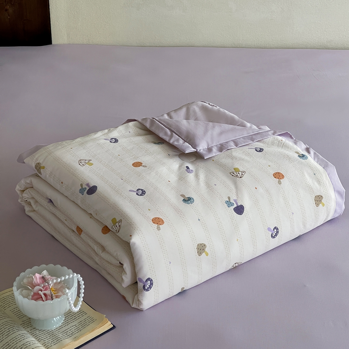 91家纺网 家纺一手货源 找家纺 一加一 2026新款冰蚕凉感印花断角夏被夏凉被空调被四件套 云朵菇