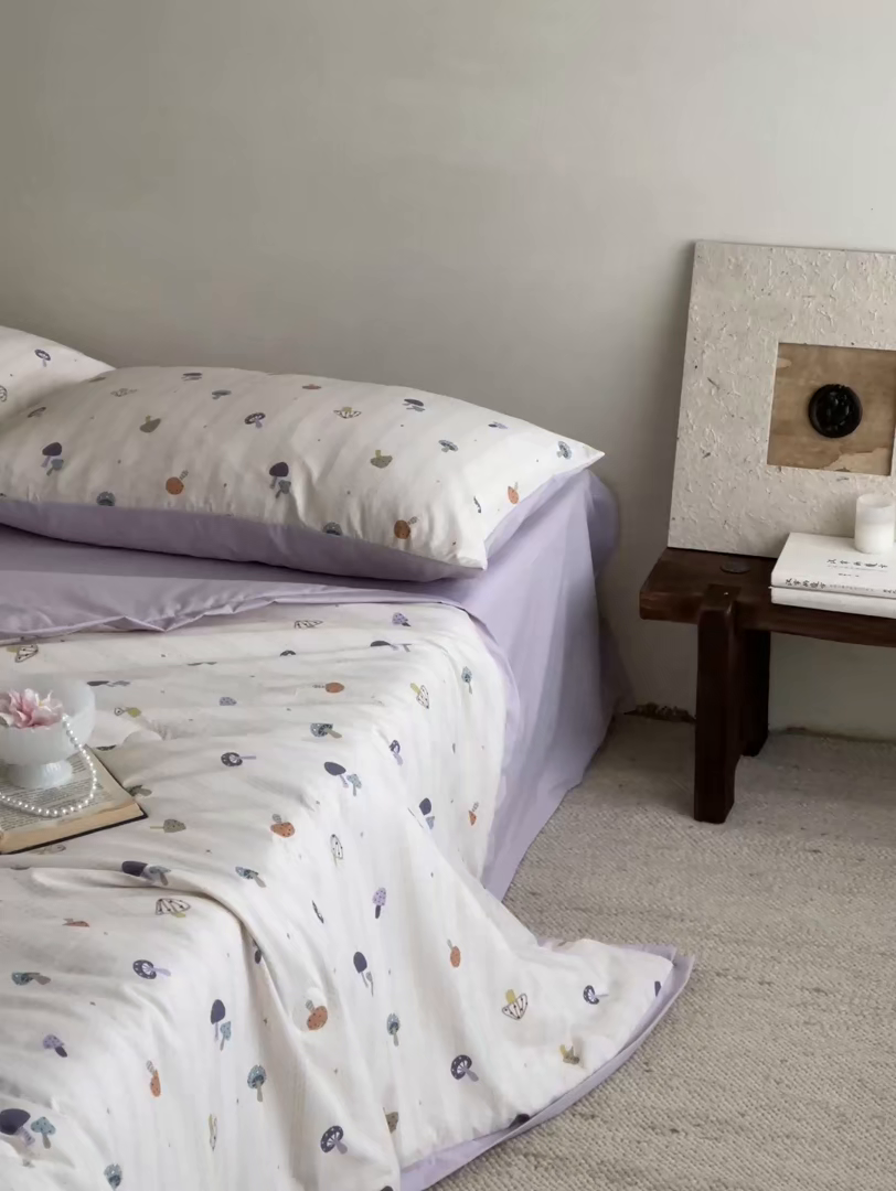 91家纺网 家纺一手货源 找家纺 一加一 2026新款冰蚕凉感印花断角夏被夏凉被空调被四件套 云朵菇