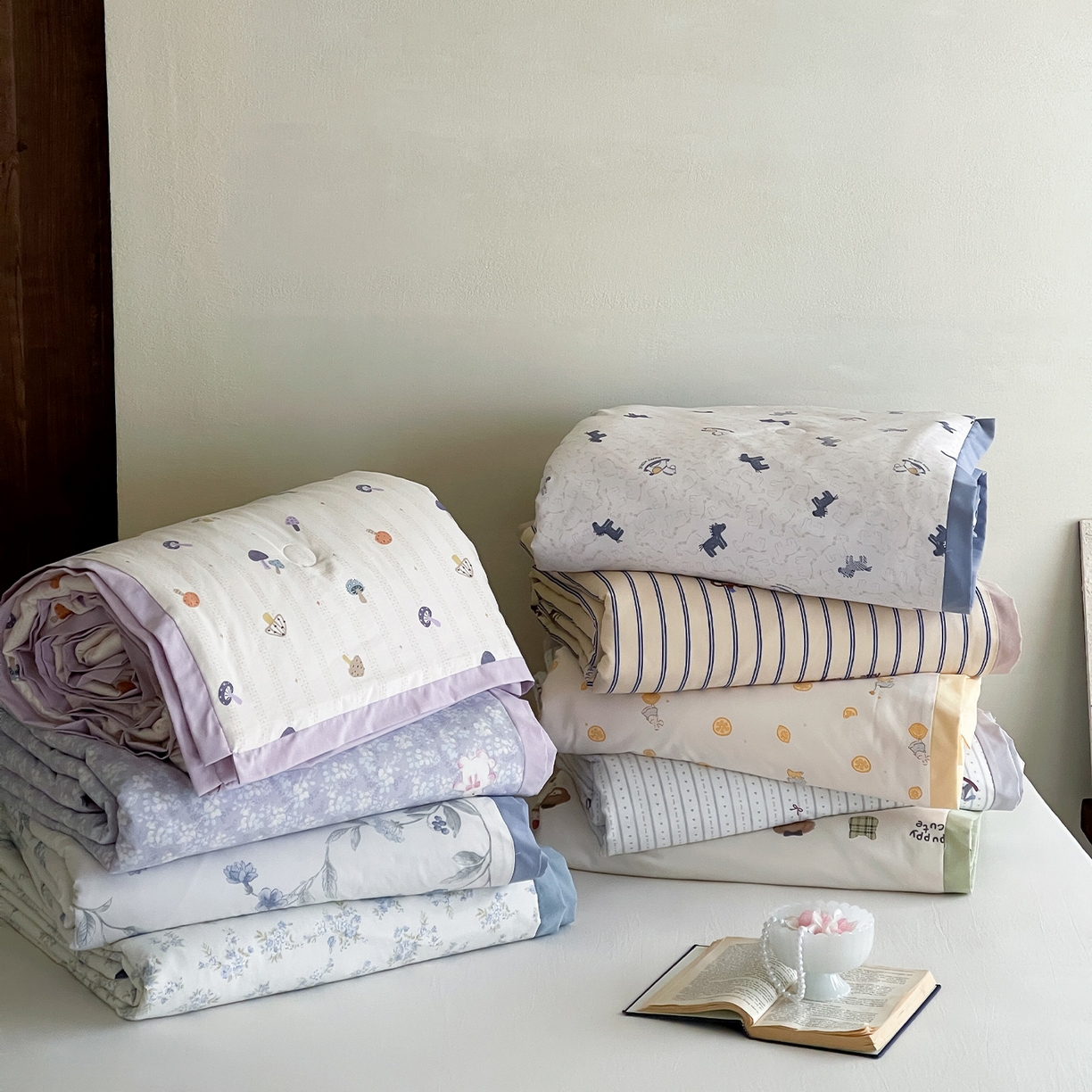 91家纺网 家纺一手货源 找家纺 一加一 2026新款冰蚕凉感印花断角夏被夏凉被空调被四件套 组合图仅供展示不可下单