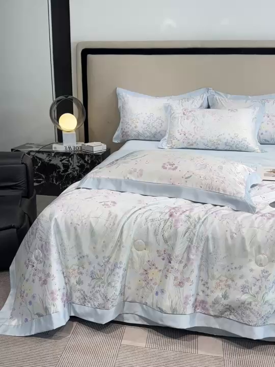 91家纺网 家纺一手货源 找家纺 笙意家纺 2026A类水洗冰丝数码印花宽边夏被四件套花海缠绵