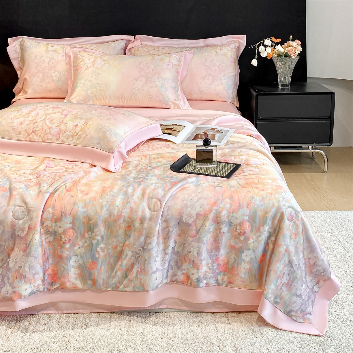 91家纺网 家纺一手货源 找家纺 笙意家纺 2026A类水洗冰丝数码印花宽边夏被四件套落樱