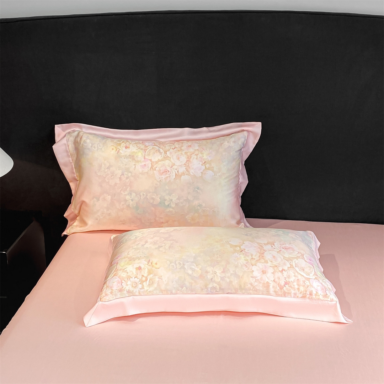 91家纺网 家纺一手货源 找家纺 笙意家纺 2026A类水洗冰丝数码印花宽边夏被四件套落樱