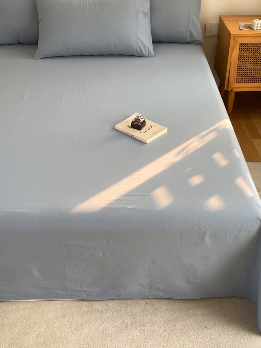 91家纺网 家纺一手货源 找家纺 春皖家纺 2026新款色织AB版水洗棉三件套四件套单品系列（单床单-B版风格一） 素雅幻蓝