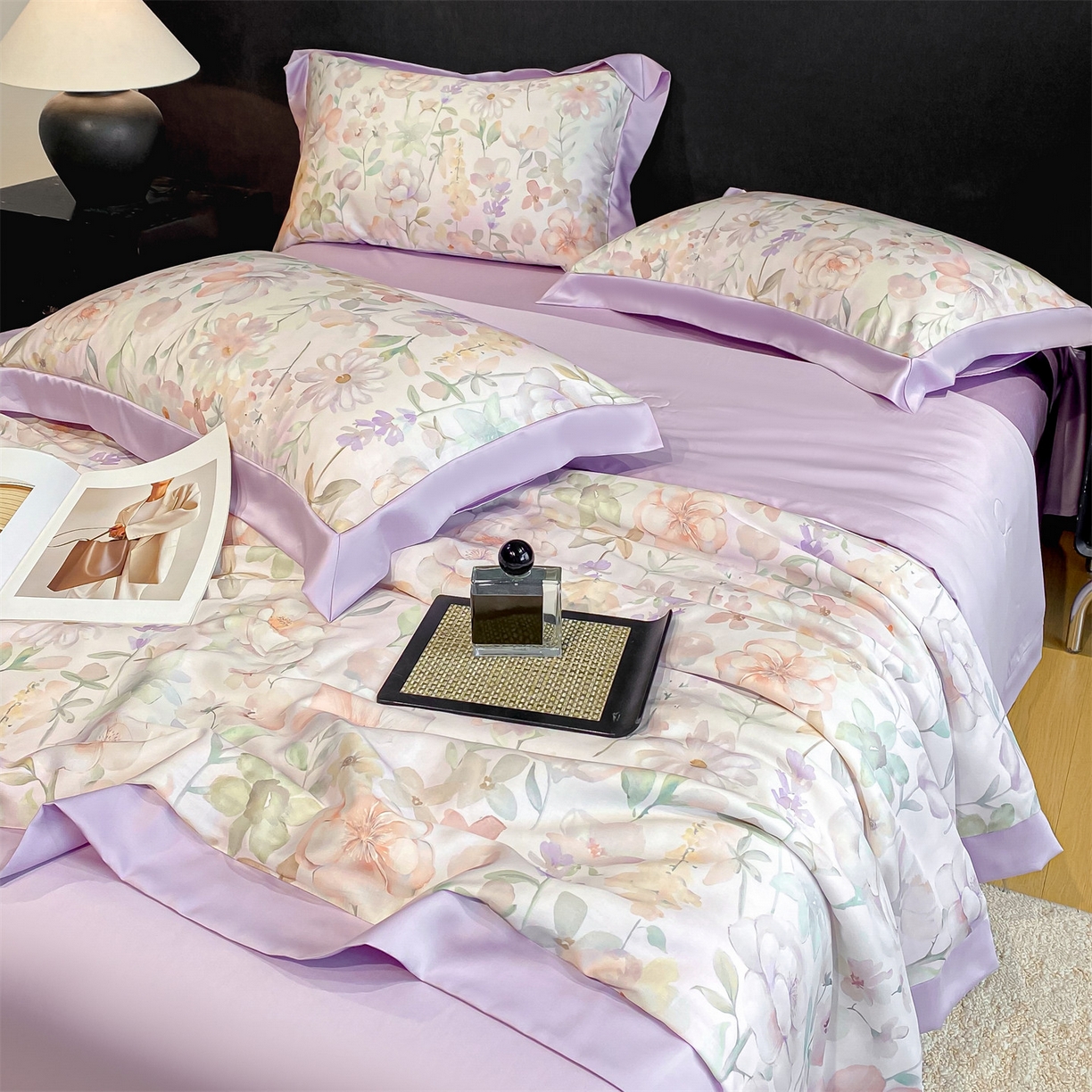 91家纺网 家纺一手货源 找家纺 笙意家纺 2026A类水洗冰丝数码印花宽边夏被四件套紫风