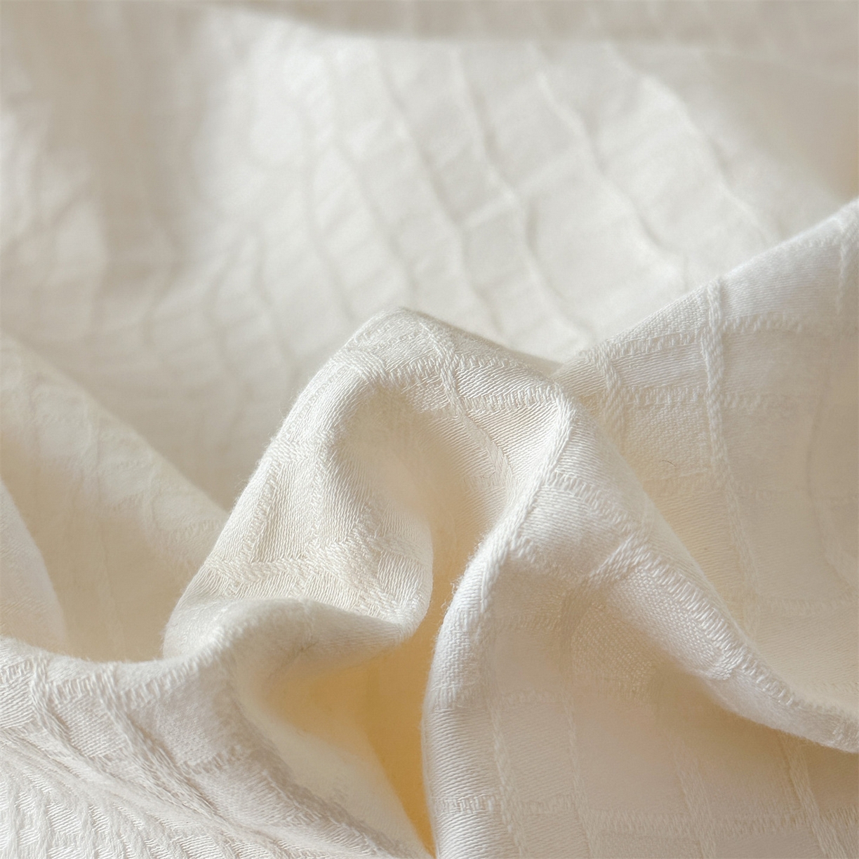 91家纺网 家纺一手货源 找家纺 恒爱家纺 2026春夏新款全棉纯棉提花四件套 鳄鱼纹-白