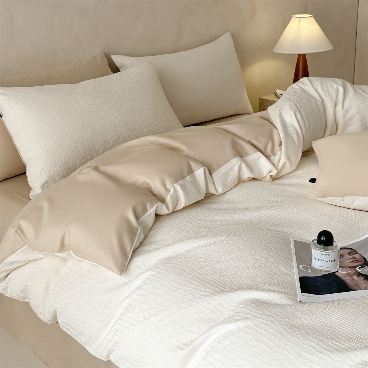 91家纺网 家纺一手货源 找家纺 恒爱家纺 2026春夏新款全棉纯棉提花四件套 鳄鱼纹-白