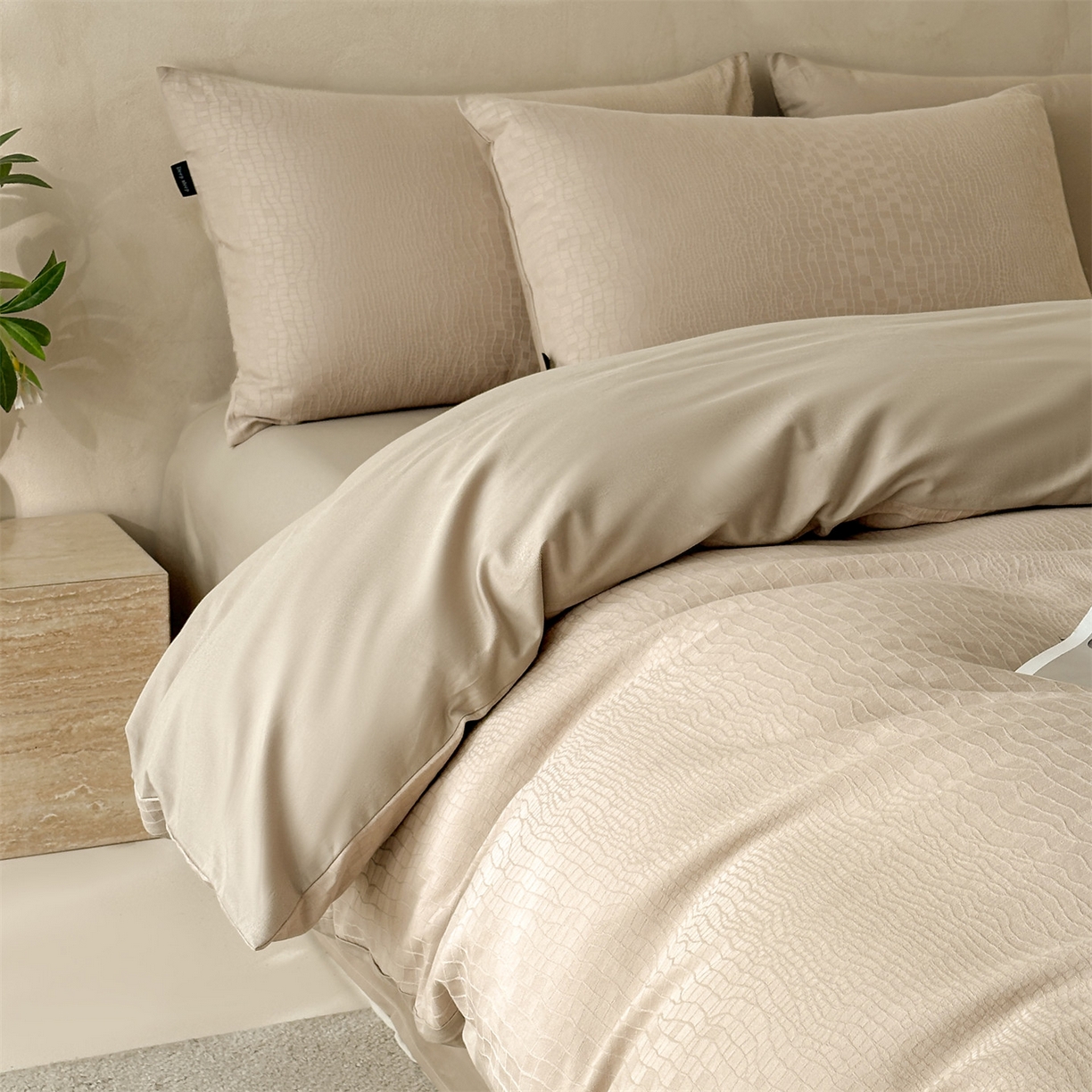 91家纺网 家纺一手货源 找家纺 恒爱家纺 2026春夏新款全棉纯棉提花四件套 鳄鱼纹-卡其