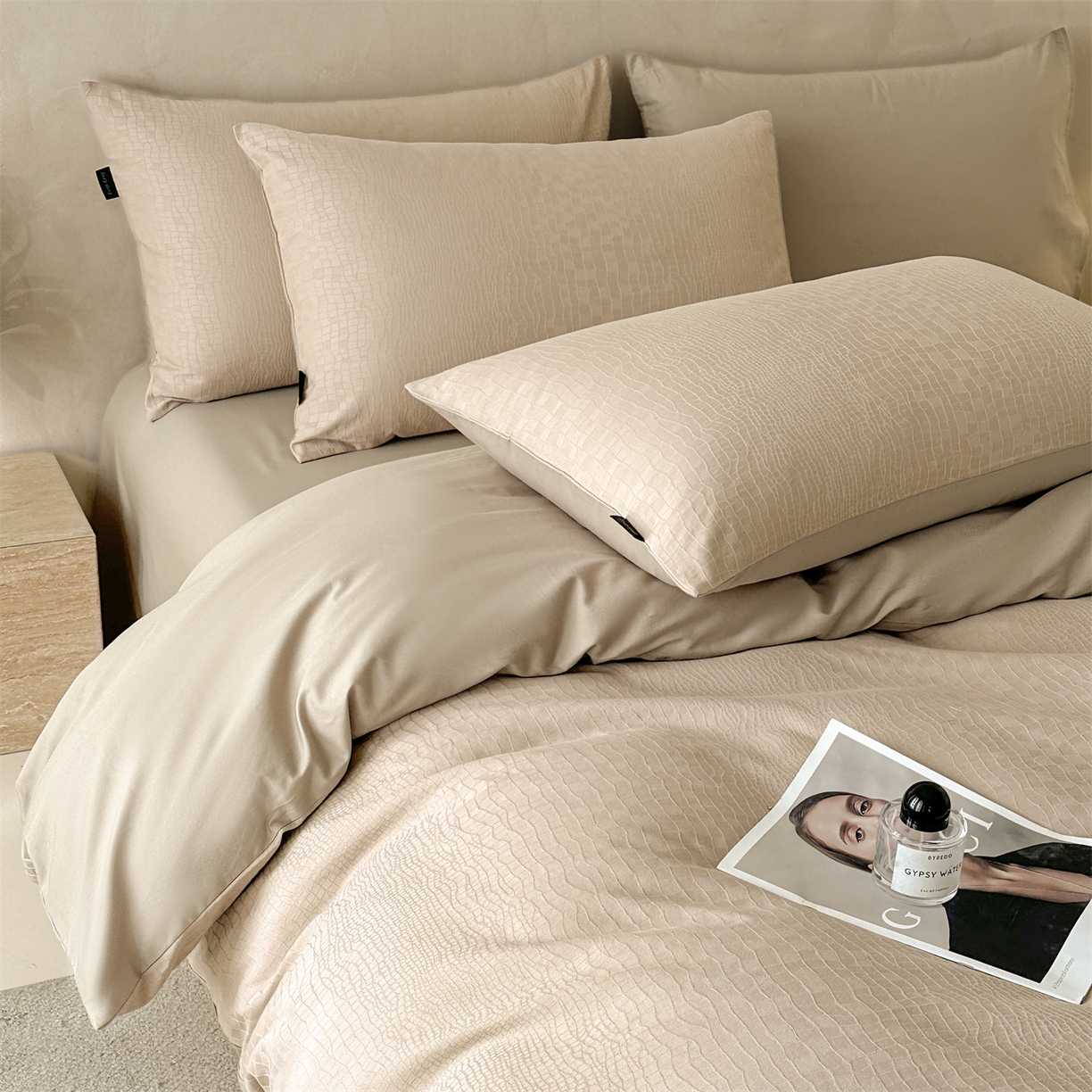 91家纺网 家纺一手货源 找家纺 恒爱家纺 2026春夏新款全棉纯棉提花四件套 鳄鱼纹-卡其