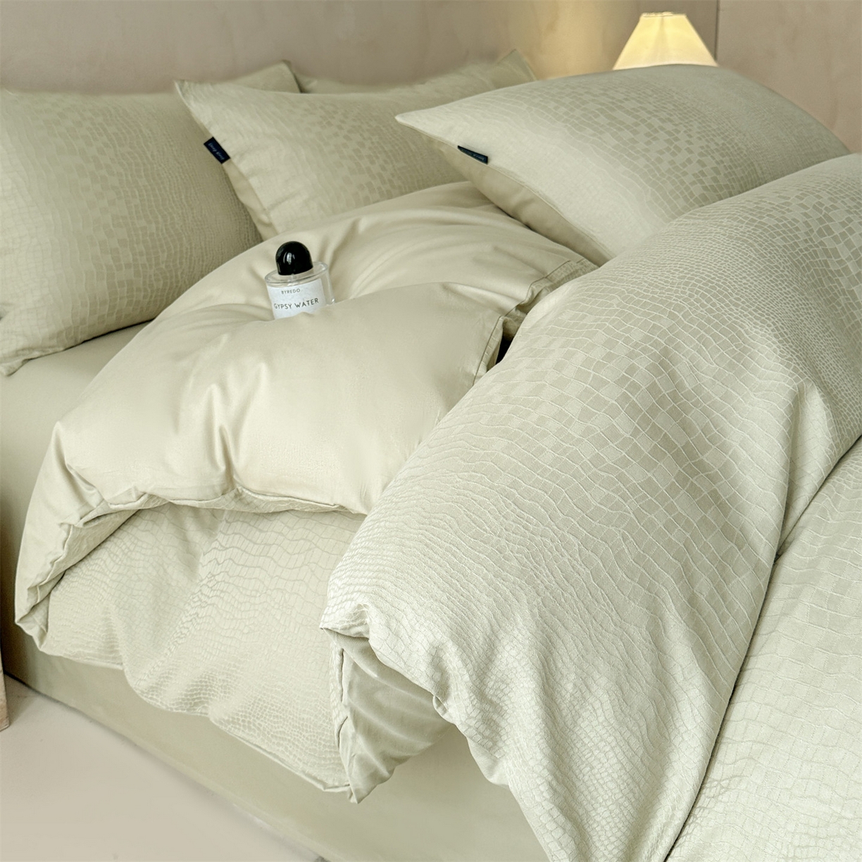 91家纺网 家纺一手货源 找家纺 恒爱家纺 2026春夏新款全棉纯棉提花四件套 鳄鱼纹-绿