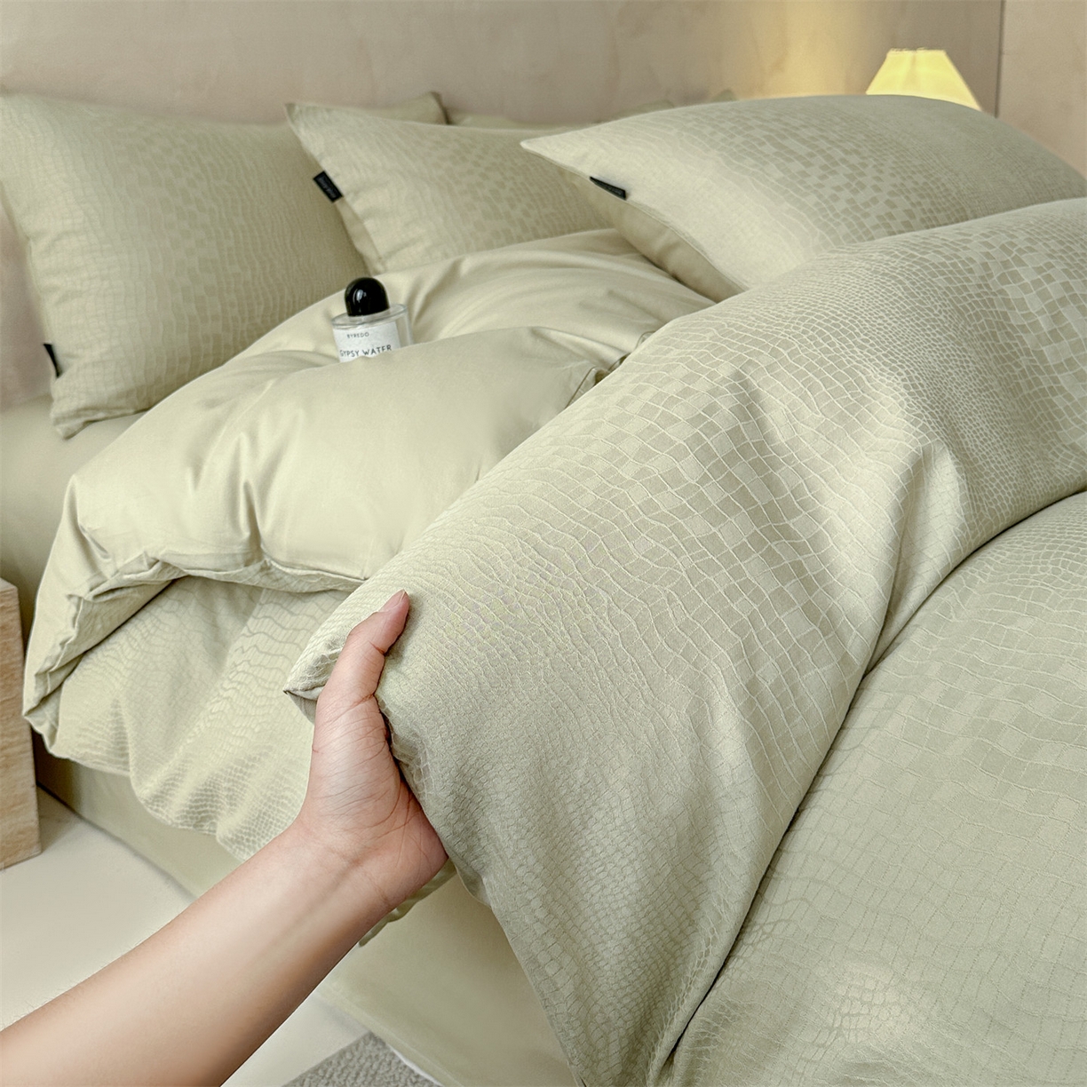 91家纺网 家纺一手货源 找家纺 恒爱家纺 2026春夏新款全棉纯棉提花四件套 鳄鱼纹-绿