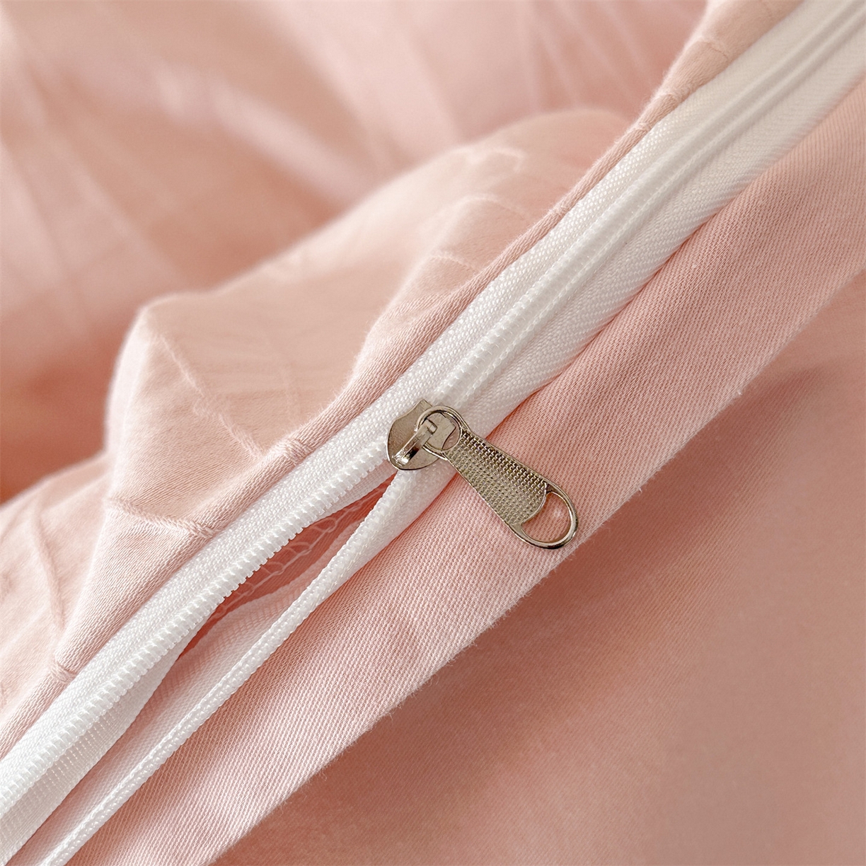 91家纺网 家纺一手货源 找家纺 恒爱家纺 2026春夏新款全棉纯棉提花四件套 千丝蝴蝶-粉