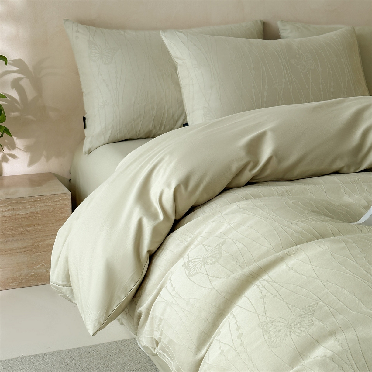 91家纺网 家纺一手货源 找家纺 恒爱家纺 2026春夏新款全棉纯棉提花四件套 千丝蝴蝶-绿