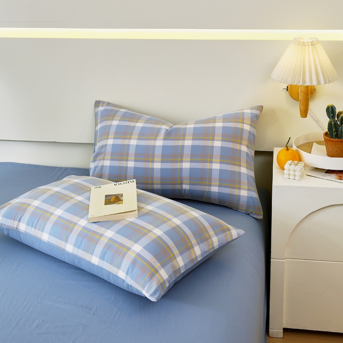 91家纺网 家纺一手货源 找家纺 春皖家纺 2026新款色织AB版水洗棉三件套四件套单品系列（单枕套风格一） 素雅-蓝格