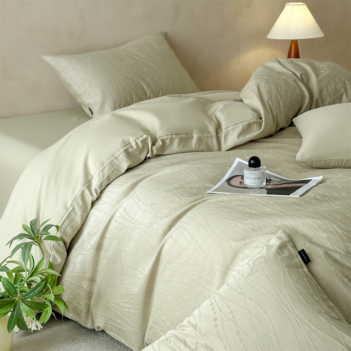 91家纺网 家纺一手货源 找家纺 恒爱家纺 2026春夏新款全棉纯棉提花四件套 千丝蝴蝶-绿