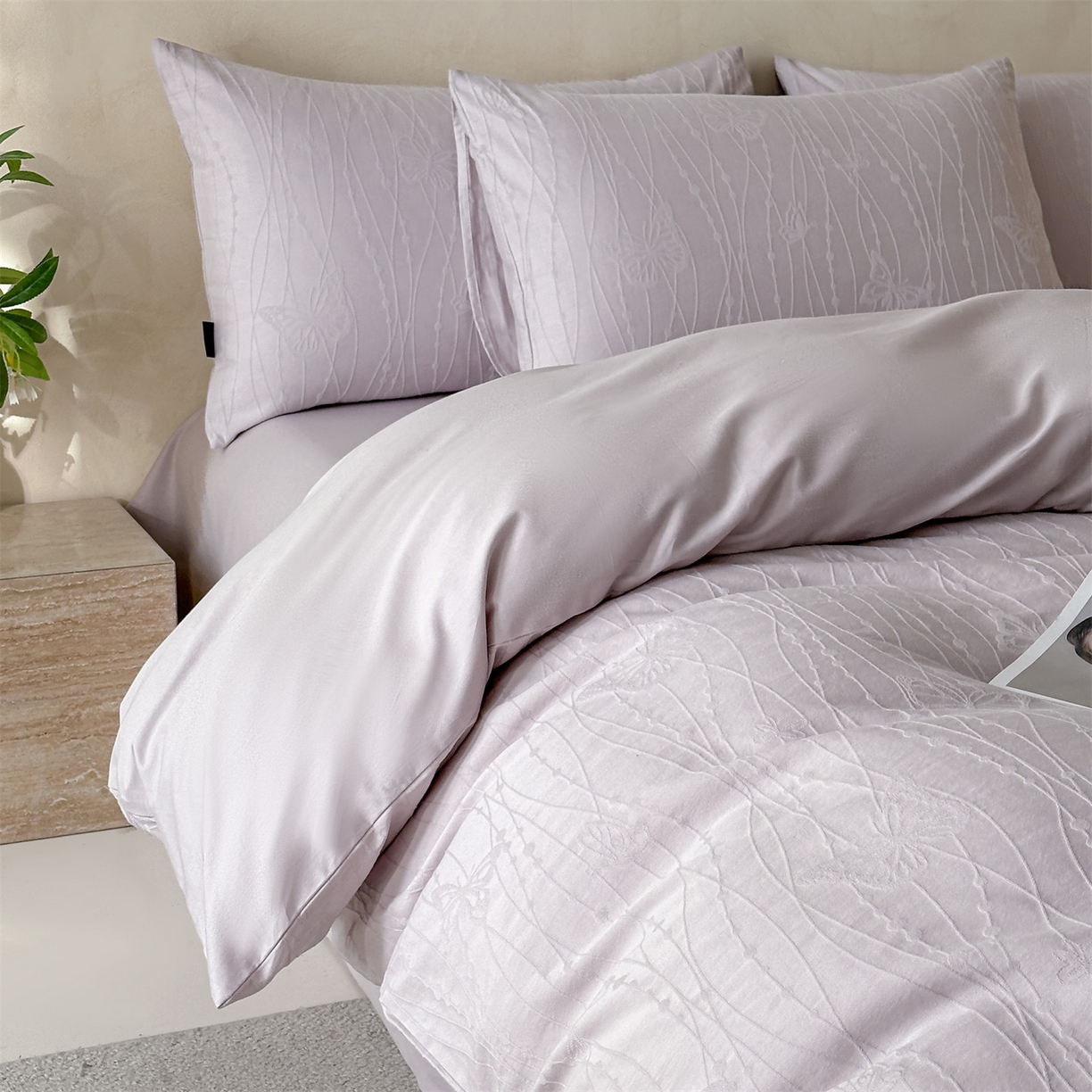 91家纺网 家纺一手货源 找家纺 恒爱家纺 2026春夏新款全棉纯棉提花四件套 千丝蝴蝶-紫