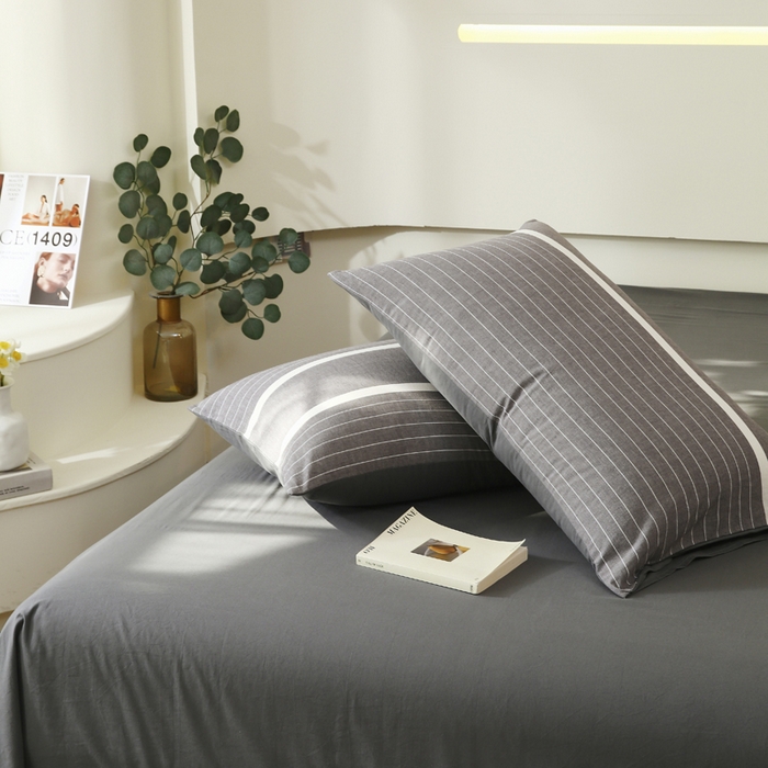 91家纺网 家纺一手货源 找家纺 春皖家纺 2026新款色织AB版水洗棉三件套四件套单品系列（单枕套风格一） 素雅-灰条