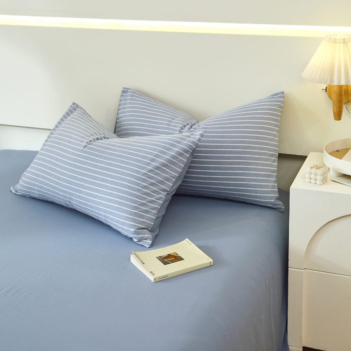 91家纺网 家纺一手货源 找家纺 春皖家纺 2026新款色织AB版水洗棉三件套四件套单品系列（单枕套风格一） 素雅-蓝条