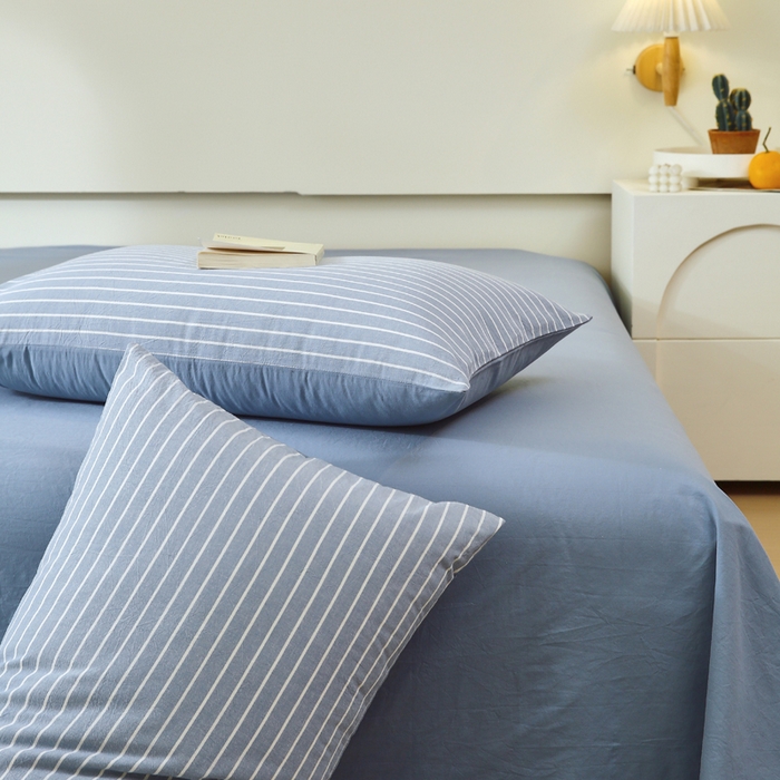 91家纺网 家纺一手货源 找家纺 春皖家纺 2026新款色织AB版水洗棉三件套四件套单品系列（单枕套风格一） 素雅-蓝条