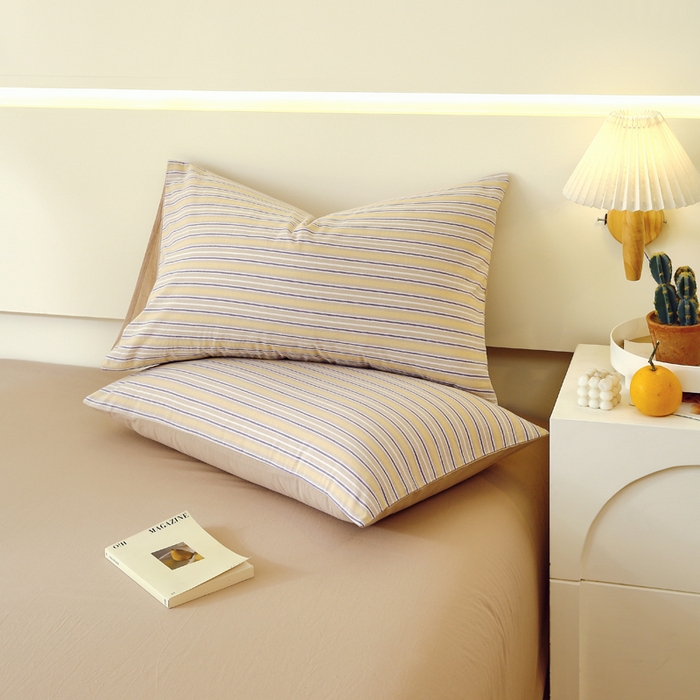 91家纺网 家纺一手货源 找家纺 春皖家纺 2026新款色织AB版水洗棉三件套四件套单品系列（单枕套风格一） 素雅-杏黄纹