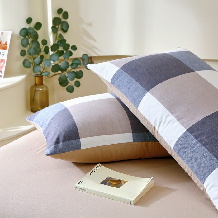 91家纺网 家纺一手货源 找家纺 春皖家纺 2026新款色织AB版水洗棉三件套四件套单品系列（单枕套风格一） 素雅-蓝大格