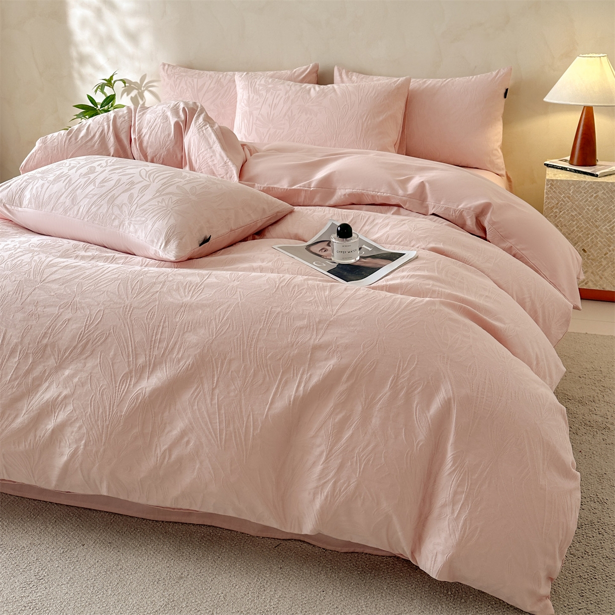 91家纺网 家纺一手货源 找家纺 恒爱家纺 2026春夏新款全棉纯棉提花四件套 向阳花开-粉