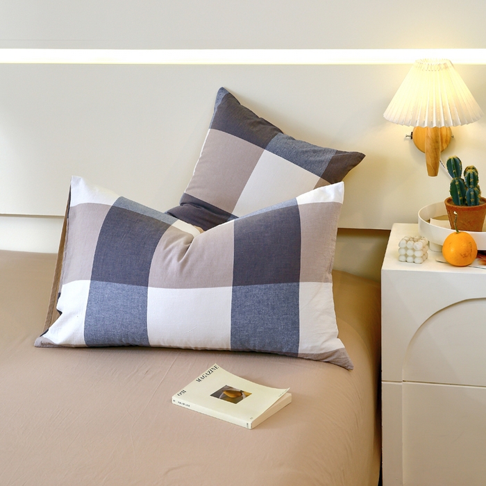 91家纺网 家纺一手货源 找家纺 春皖家纺 2026新款色织AB版水洗棉三件套四件套单品系列（单枕套风格一） 素雅-蓝大格