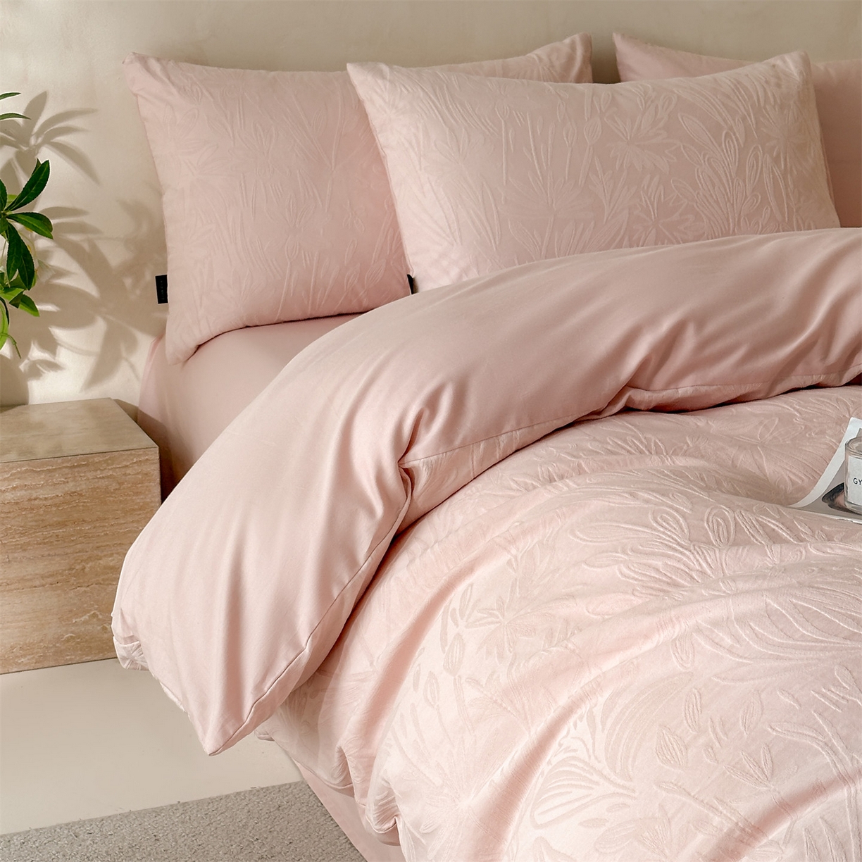 91家纺网 家纺一手货源 找家纺 恒爱家纺 2026春夏新款全棉纯棉提花四件套 向阳花开-粉