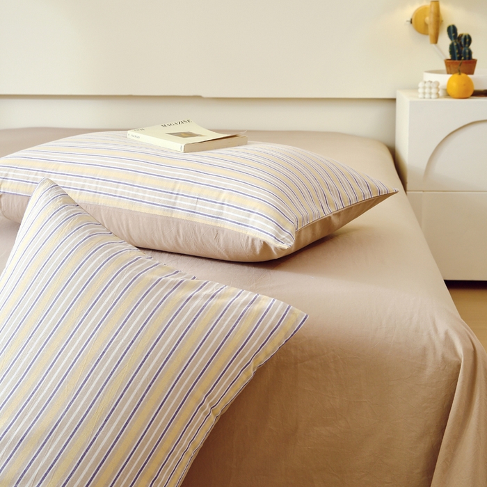 91家纺网 家纺一手货源 找家纺 春皖家纺 2026新款色织AB版水洗棉三件套四件套单品系列（单枕套风格一） 素雅-杏黄纹