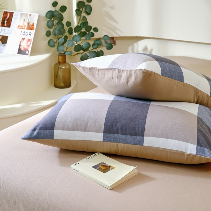 91家纺网 家纺一手货源 找家纺 春皖家纺 2026新款色织AB版水洗棉三件套四件套单品系列（单枕套风格一） 素雅-蓝大格