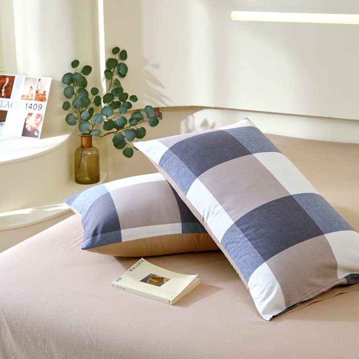 91家纺网 家纺一手货源 找家纺 春皖家纺 2026新款色织AB版水洗棉三件套四件套单品系列（单枕套风格一） 素雅-蓝大格