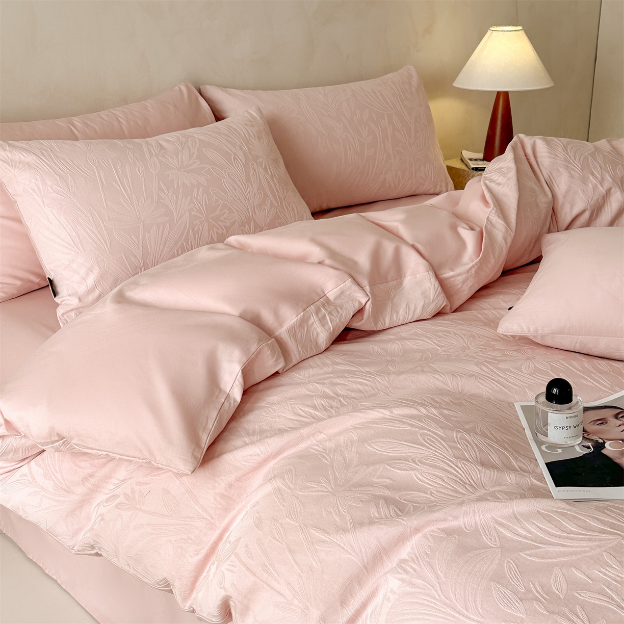 91家纺网 家纺一手货源 找家纺 恒爱家纺 2026春夏新款全棉纯棉提花四件套 向阳花开-粉