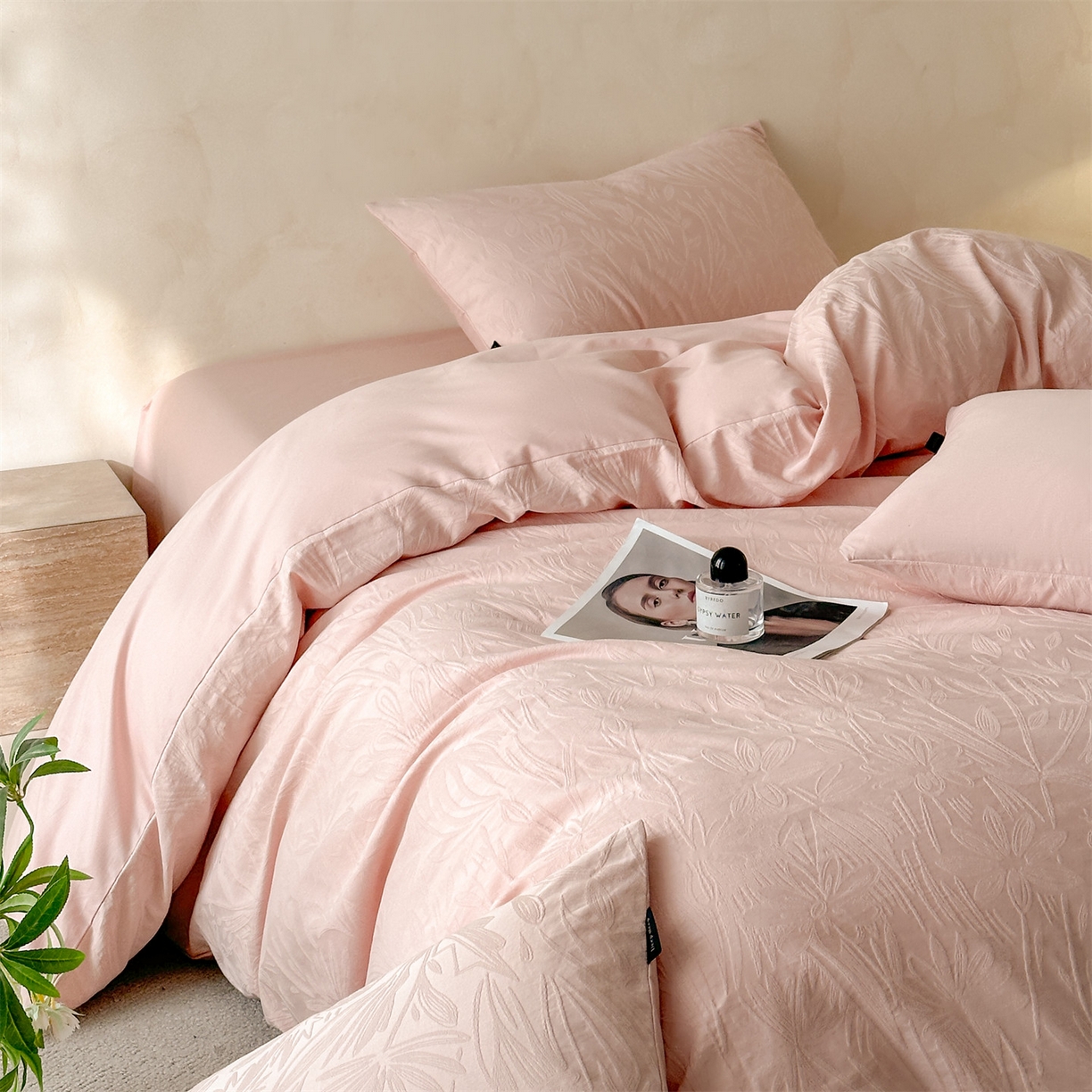 91家纺网 家纺一手货源 找家纺 恒爱家纺 2026春夏新款全棉纯棉提花四件套 向阳花开-粉