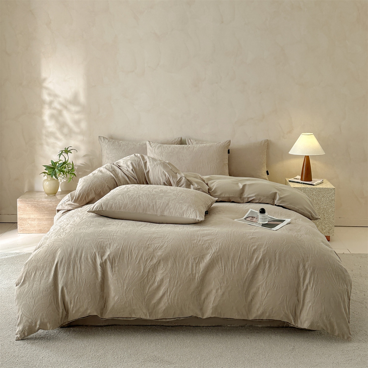 91家纺网 家纺一手货源 找家纺 恒爱家纺 2026春夏新款全棉纯棉提花四件套 向阳花开-卡其