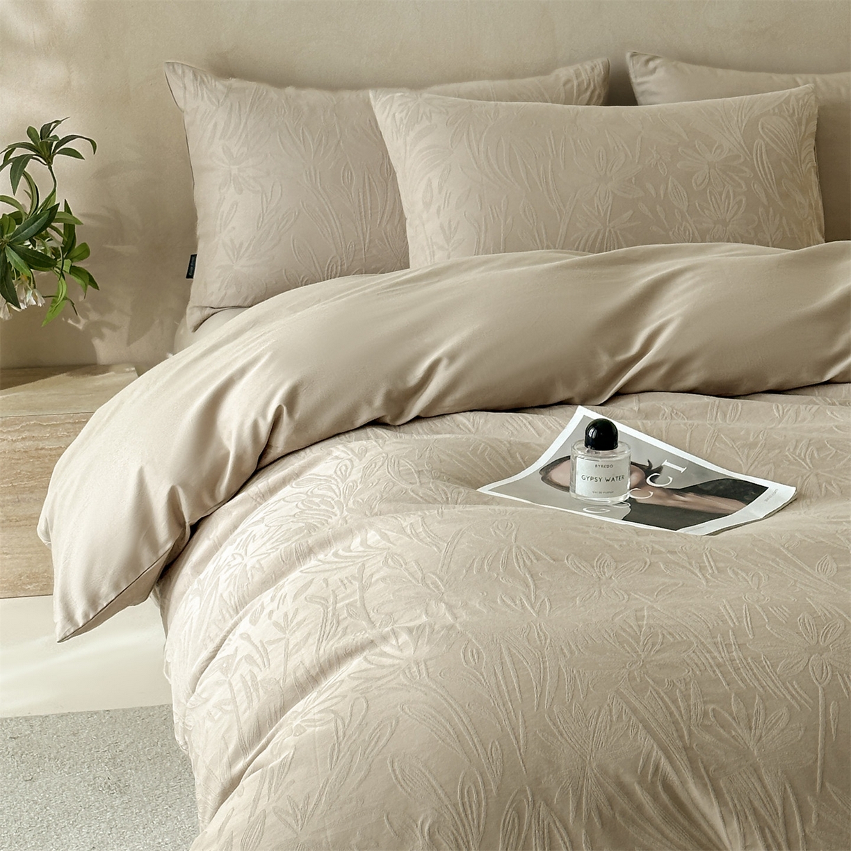 91家纺网 家纺一手货源 找家纺 恒爱家纺 2026春夏新款全棉纯棉提花四件套 向阳花开-卡其