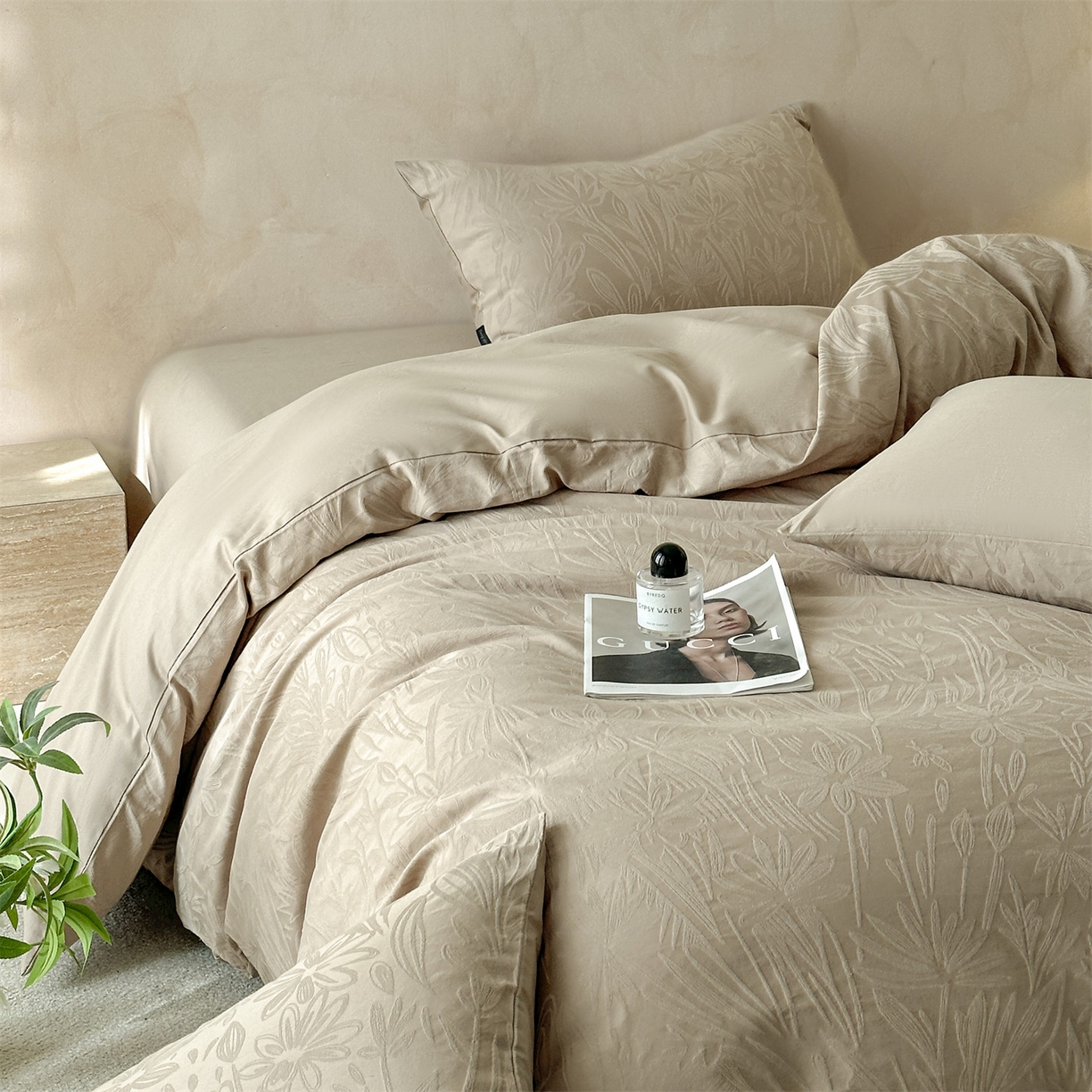 91家纺网 家纺一手货源 找家纺 恒爱家纺 2026春夏新款全棉纯棉提花四件套 向阳花开-卡其