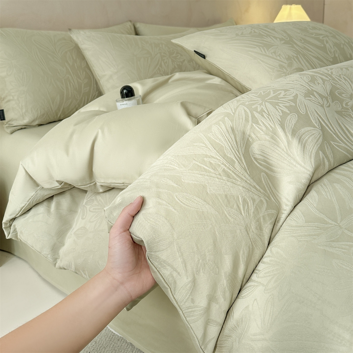 91家纺网 家纺一手货源 找家纺 恒爱家纺 2026春夏新款全棉纯棉提花四件套 向阳花开-绿