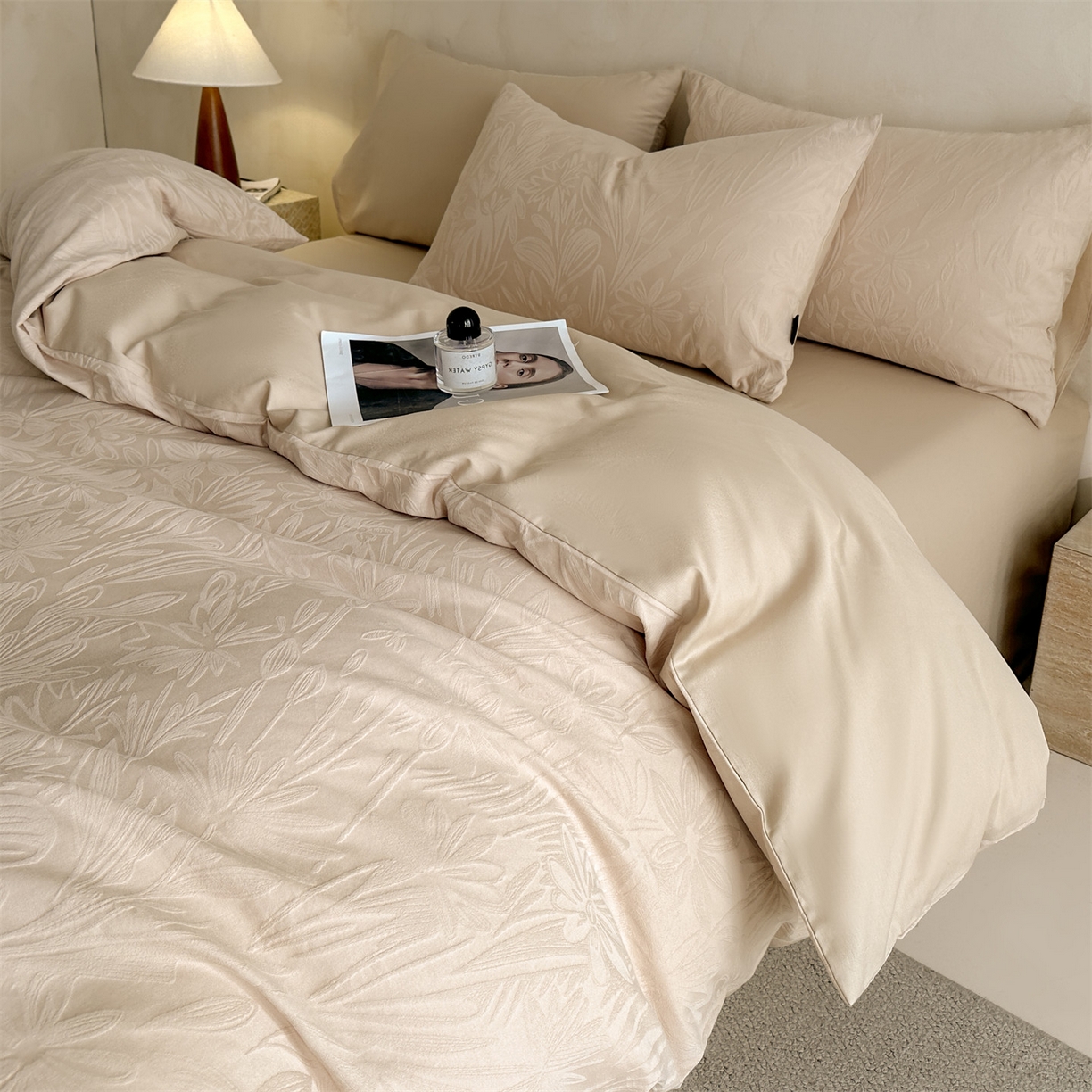 91家纺网 家纺一手货源 找家纺 恒爱家纺 2026春夏新款全棉纯棉提花四件套 向阳花开-米黄